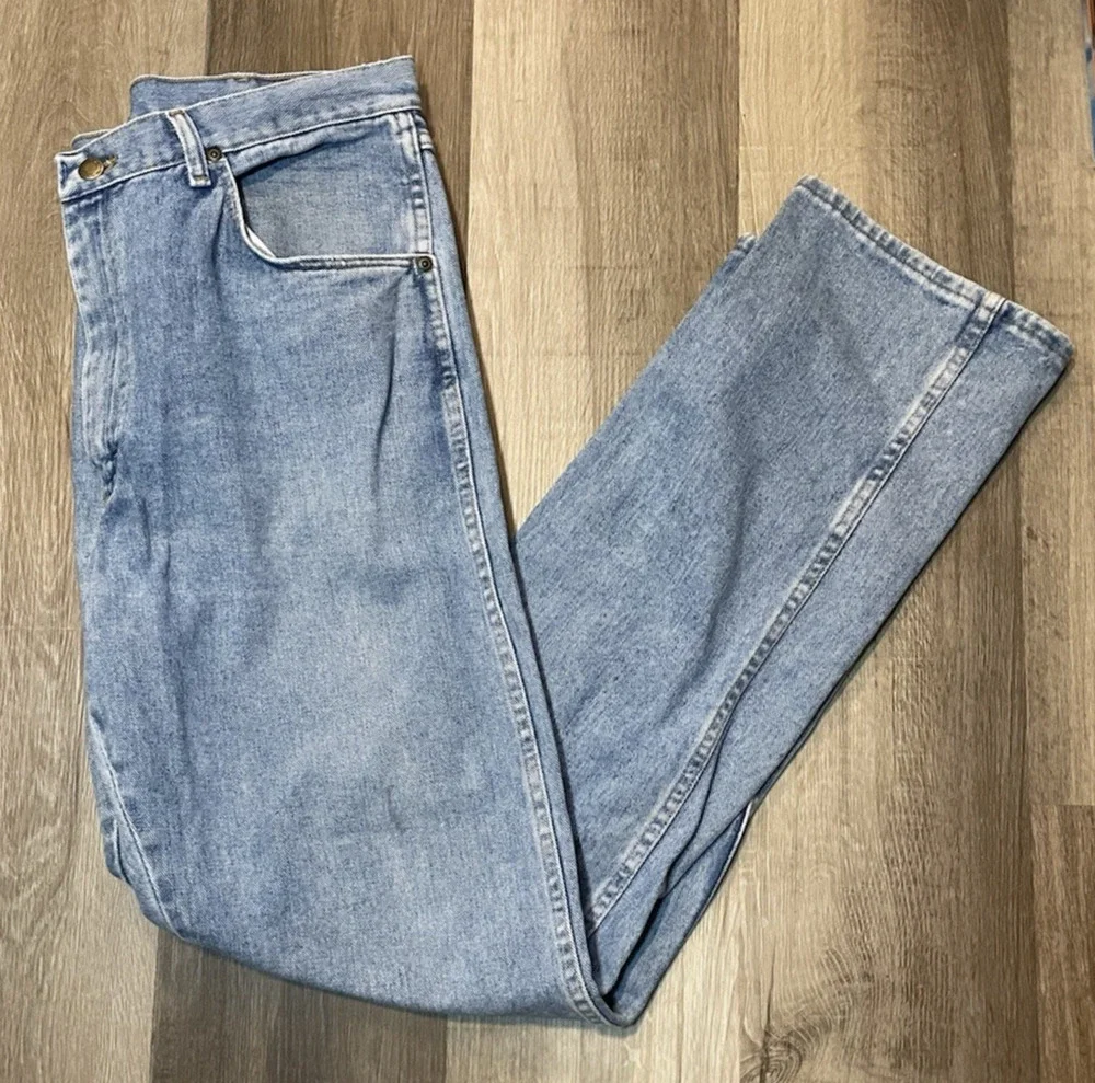 Wrangler Men's Jeans -Premium Quality- Light Wash Denim Blue Size 36x34 Regular